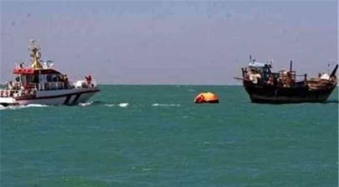 نجات ۶ ملوان از خطر غرقشدگی در مسیر دریایی خلیج فارس