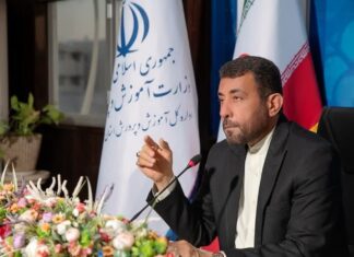 مدیرکلی که خستگی نمی شناسد/از بزرگترین نوسازی ناوگان خودرویی در تاریخ آموزش و پرورش استان تا اخذ سند تک برگ برای ۱۲۰۰ ملک آموزشی