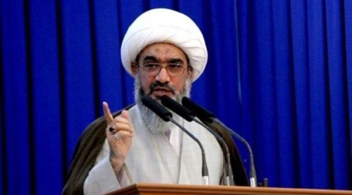 امام جمعه بوشهر: برگزاری آزمون استخدامی وزارت نفت در خارج از استان بوشهر پذیرفتنی نیست