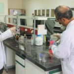 انجام ۲۵ هزار آزمایش برای تشخیص بیماریهای میگو در بوشهر