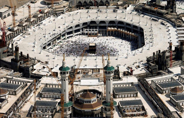 اولین گروه حجاج از سرزمین وحی به بوشهر بازگشتند