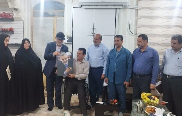 استاندار بوشهر به دیدار جانباز ۷۰ درصد رفت