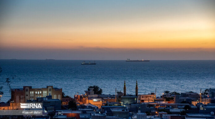 استاندار بوشهر:بدنبال تفویض اختیار در اعطای مجوزهای اقتصادی به استان هستم