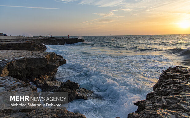 سواحل استان بوشهر تا دوشنبه متلاطم است