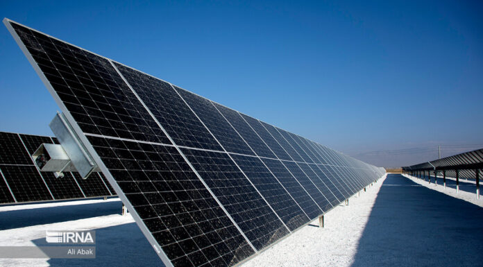 ۷۰۰ نیروگاه برق خورشیدی در استان بوشهر راهاندازی شد