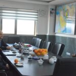 مدیرعامل پایانههای نفتی ایران، عباس اسدروز، در دیدار با علی رزمجو، فرمانده سپاه امام صادق(ع) استان بوشهر