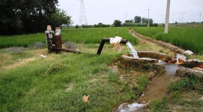 برق چاههای کشاورزی در چارچوب پروانه بهرهبرداری آب به طور کامل تامین میشود