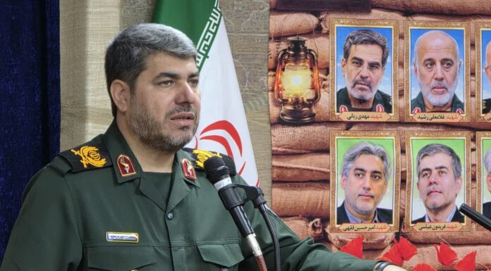فرمانده سپاه بوشهر: دشمنان با استقلال ایران مخالفند / اعتماد به جوانان راه عبور از مشکلات است