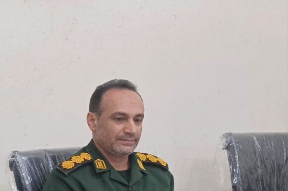 اهدای ۱۰۰ بسته نوشتافزار به دانشآموزان کمبرخوردار بوشهر با محوریت گروه جهادی «شهید احمدی جوان+ تصویر