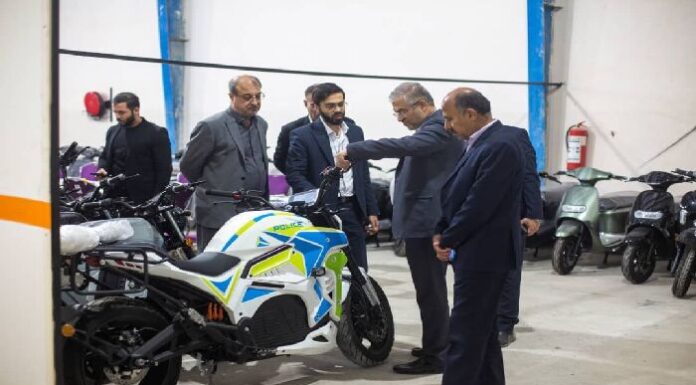 جهش برقی در بوشهر؛ خط تولید جدید موتورسیکلت روشن شد