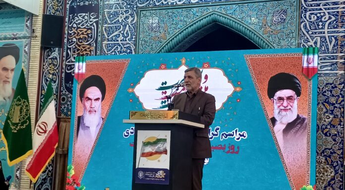 تجلی بصیرت ملت در مصلی جمعه بوشهر / صفار هرندی: مردم ایران همواره در بزنگاههای تاریخی به میدان آمدهاند