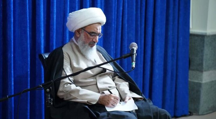 انتقاد امام جمعه بوشهر از معطل ماندن طرحها در فرآیندهای اداری