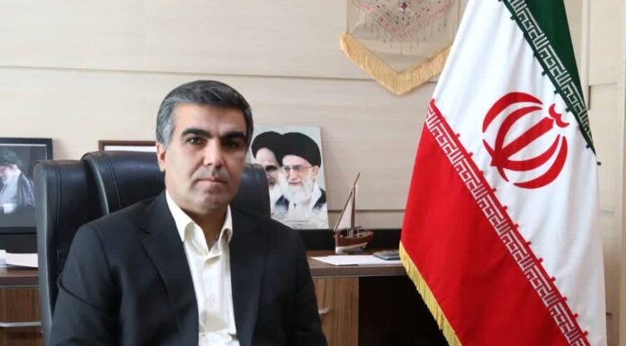 با پیگیریهای شهردار خارگ؛ واگذاری رایگان یک دستگاه کمپرسی نیسان تکسوز به شهرداری جزیره خارگ نهایی شد